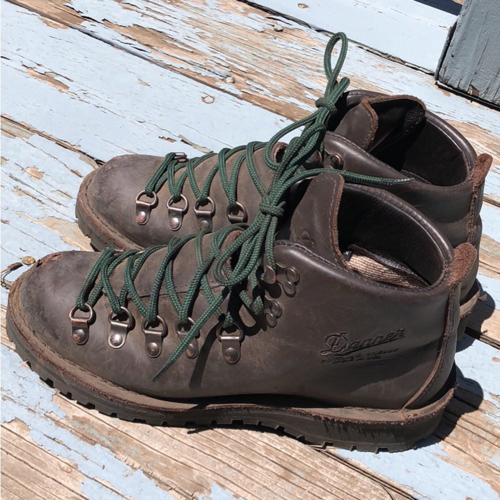 Womens danner mountain light II SEND OFFERS